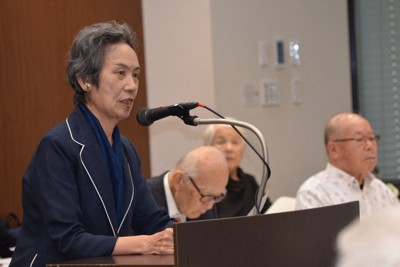 アピールを読み上げる日本被団協の和田征子事務局次長＝東京都千代田区神田駿河台で2025年10月9日午前11時35分、椋田佳代撮影