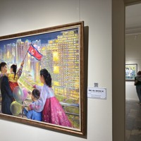 露で相次ぐ「北朝鮮推し」の動き 戦争絵画の美術展、記念像の建立も