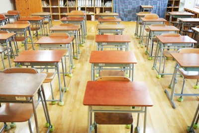小学校の教室＝東京都内で2024年12月13日、斎藤文太郎撮影