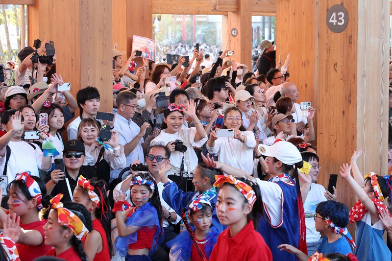 大阪・関西万博最終日 フィナーレを飾るフラッグパレード [写真特集1