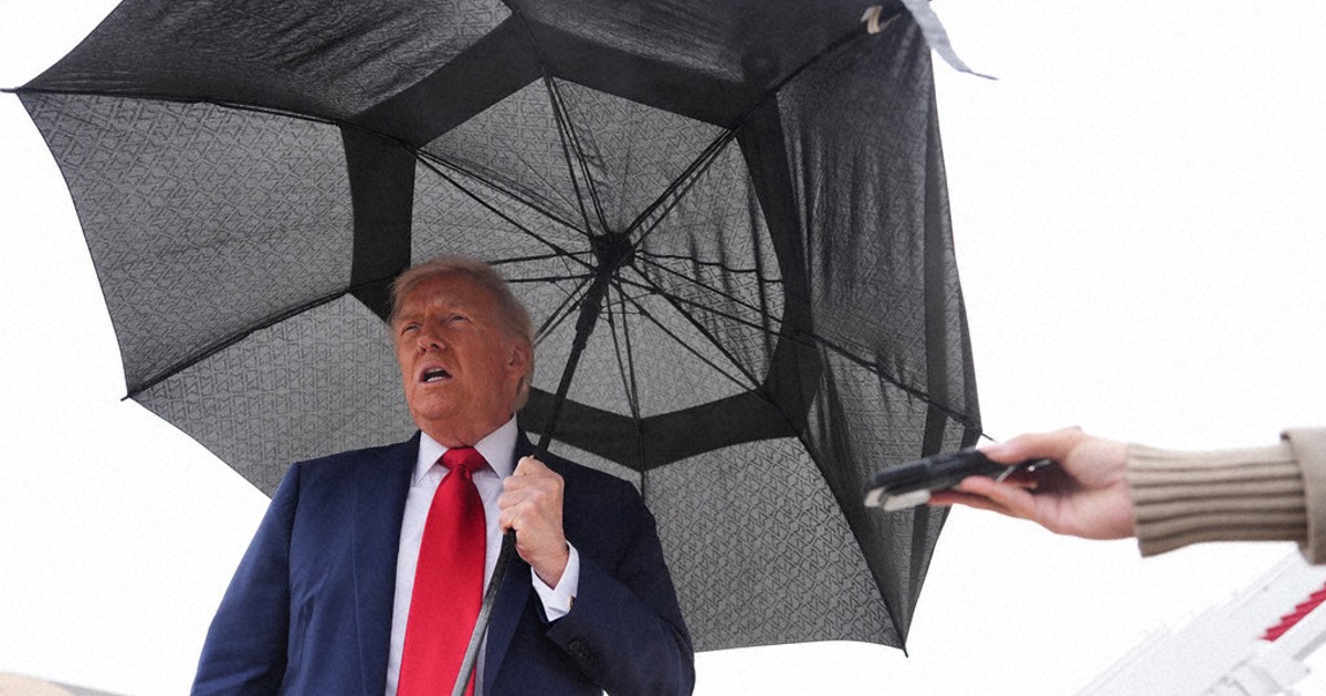 Trump warns Russia he may send Ukraine long-range Tomahawks if Moscow doesn't settle war soon