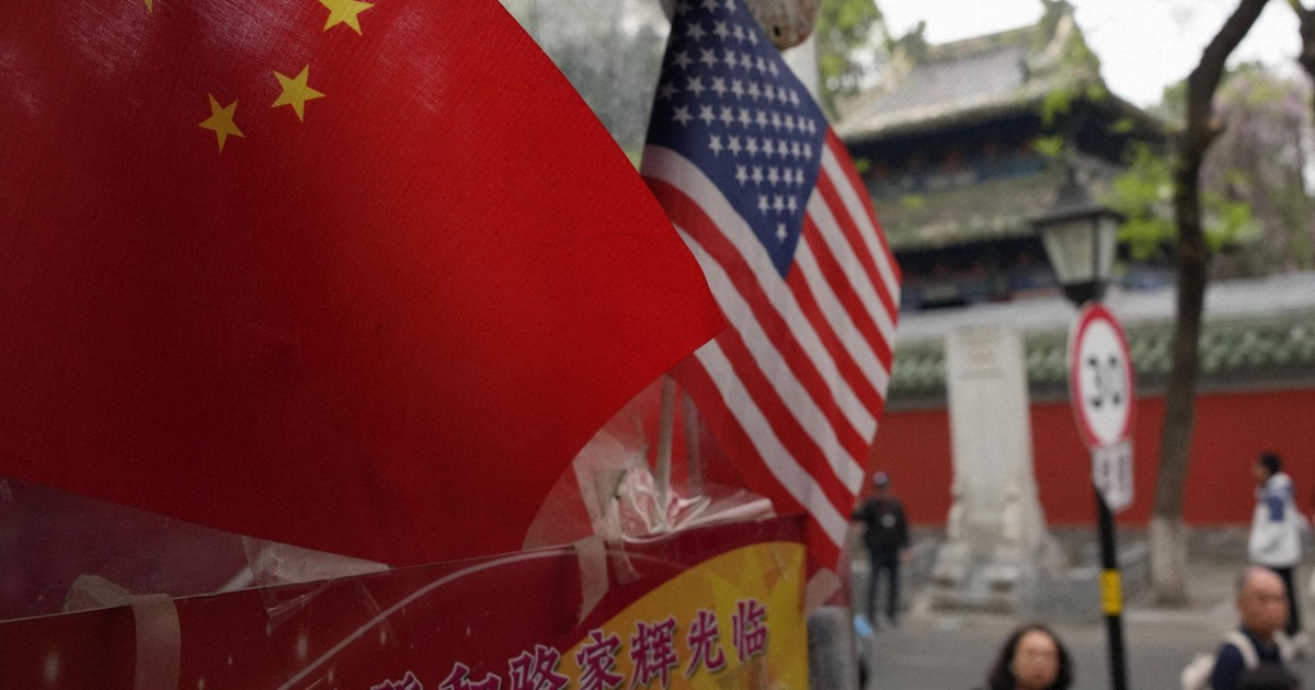 China suggests countermeasures if US imposes new 100% tariff