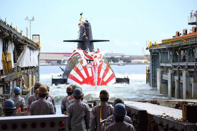 海自向け新型潜水艦「そうげい」進水 戦後32隻目 川崎重工が建造