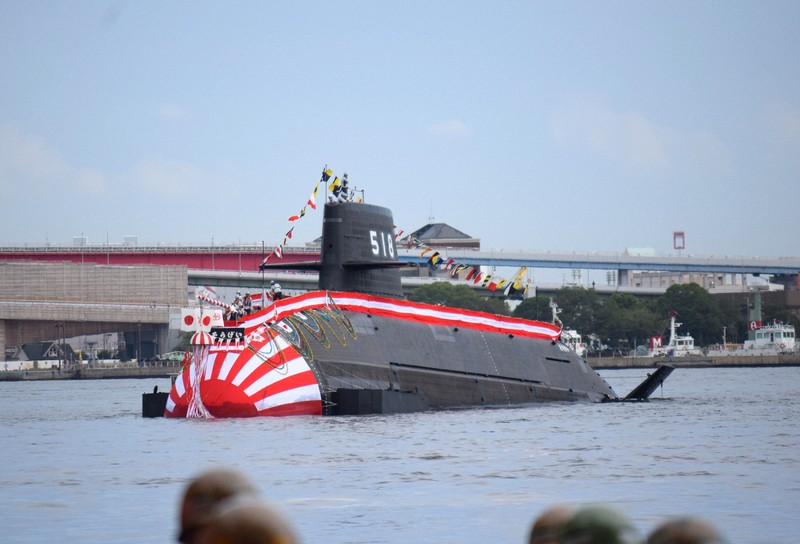 海自向け新型潜水艦「そうげい」進水 戦後32隻目 川崎重工が建造 [写真
