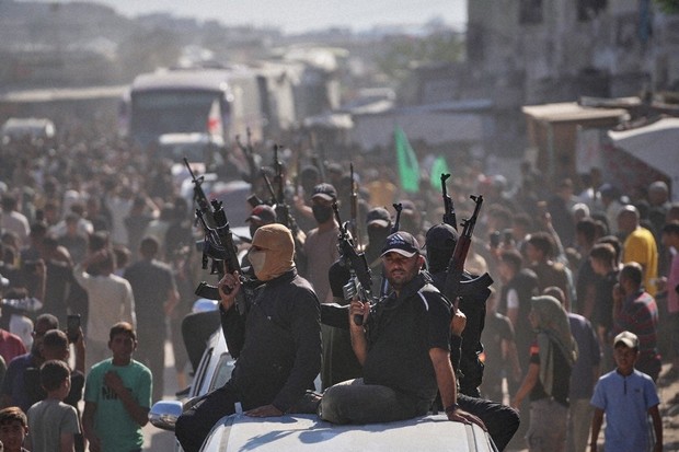 Hamas Reasserts Control in Chaotic Gaza, Threatening Fragile Ceasefire