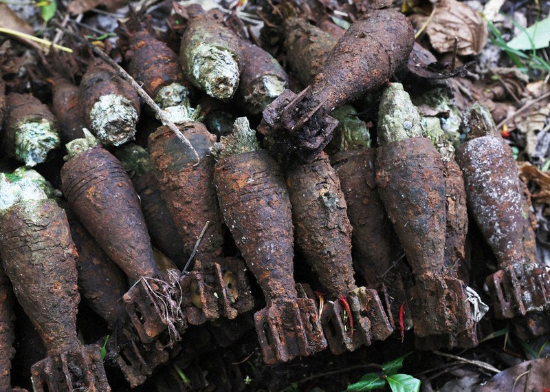 パプアニューギニア 形象土器 燻製容器 東ゼビック州 ディミリ村 希少 eye：パプアニューギニア 終戦80年、爪痕今も | 毎日新聞