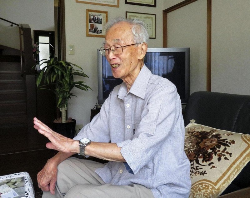 数学って面白い！ 国分寺「100歳の先生」 テキスト自作、現役貫く