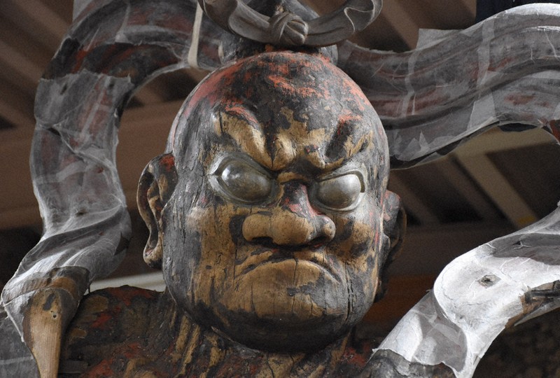 損傷した仁王像、再び立った 修復できたのは「先人の知恵」 静岡