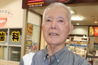 1995年の県民総決起大会の当時を振り返る粟国正昭・元沖縄県知事公室長＝沖縄県浦添市で2025年10月9日午前11時49分、比嘉洋撮影
