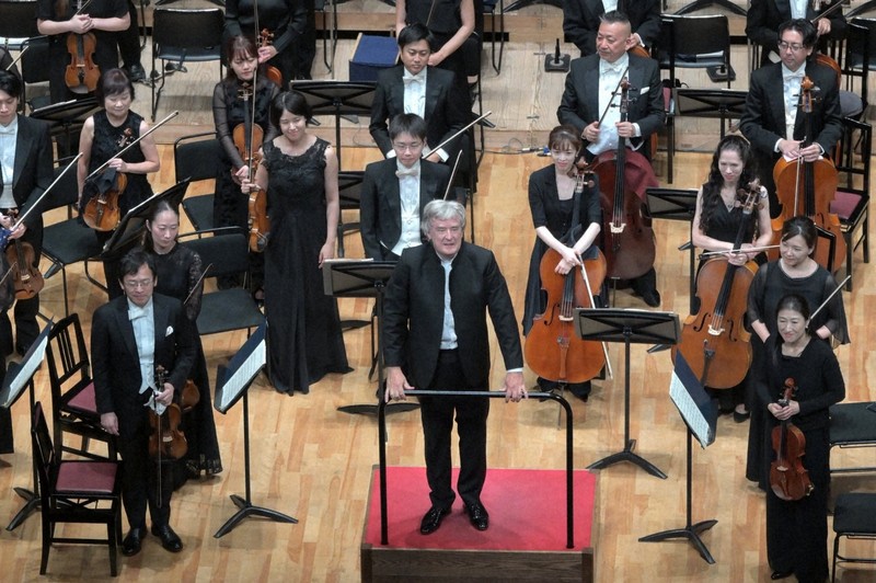 早すぎる「ブラボー」はNG？名フィルが異例の投稿、物議かもす | 毎日新聞