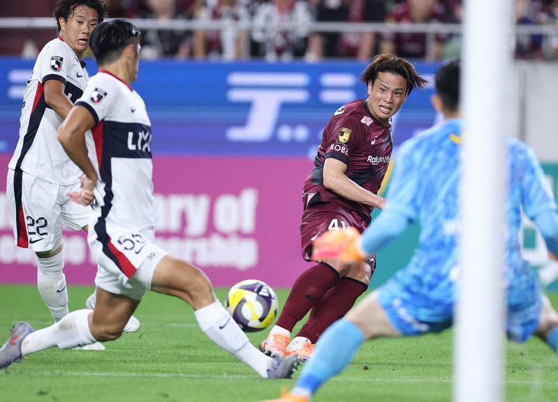 スコアレスドロー 鹿島アントラーズ－ヴィッセル神戸 サッカーJ1 [写真