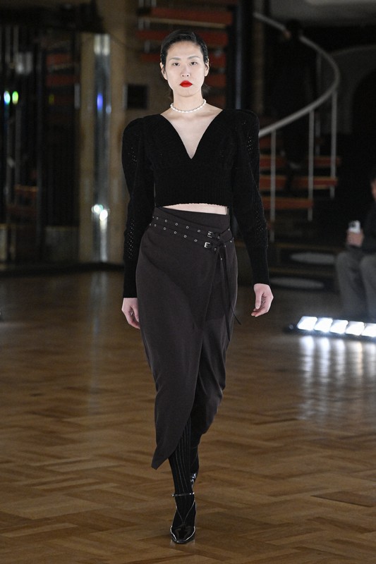 Mainichi fashion Newcomer's Prize-winner Funayama locked onto