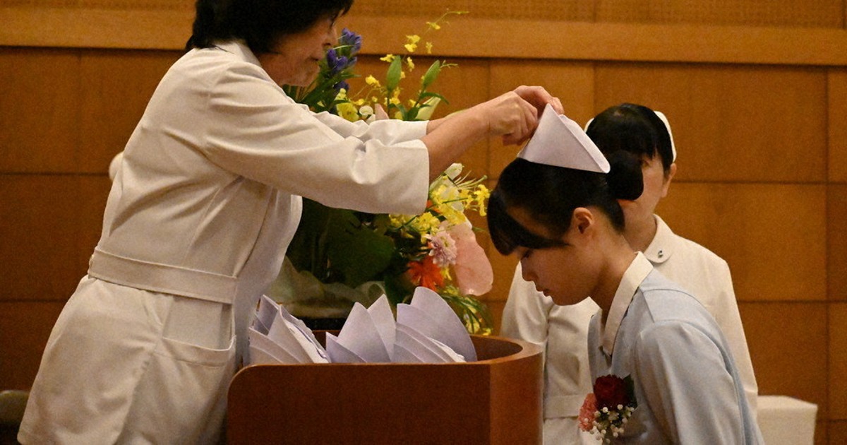 新たな夢と希望胸に 津看護専門学校で戴帽式 ／三重 | 毎日新聞