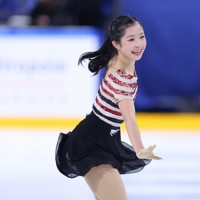 女子SPで演技する中井亜美＝フランス・アンジェで2025年10月17日、猪飼健史撮影