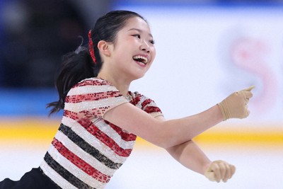 女子SPで演技する中井亜美＝フランス・アンジェで2025年10月17日、猪飼健史撮影