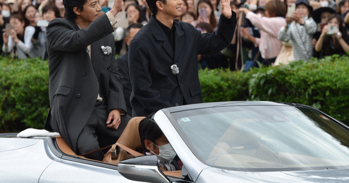 名古屋まつりで仲野太賀さん、小栗旬さんがパレード　26年大河出演
