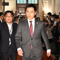 自民党の高市早苗総裁らとの会談に臨む日本維新の会の吉村洋文代表=国会内で2025年10月20日午後6時11分、平田明浩撮影