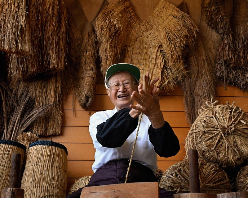 【美品】屋形船　木工職人　手仕事　木工細工　舟盛り 盛器 木製 4尺 焼杉大漁舟 舟形 皿 食器 刺身 お造り 舟盛 盛り皿 日本
