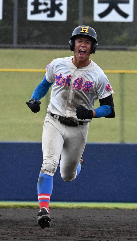 秋季高校野球：関東大会 浦和学院4強逃す 花咲徳栄、劇的8強 ／埼玉