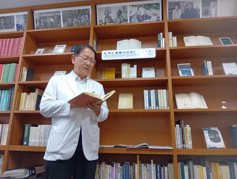 精神病理学者で「臨床哲学」提唱 故木村敏氏 書き込み残る 蔵書