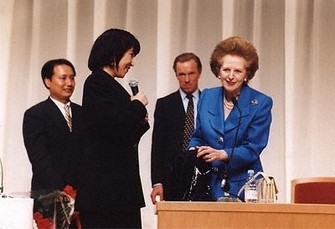 読む政治：“鉄の女”サッチャーに憧れた高市氏 「私なりの保守主義を