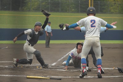 花咲徳栄が13年ぶり準決勝へ 甲府工破る 高校野球秋季関東大会 | 毎日新聞