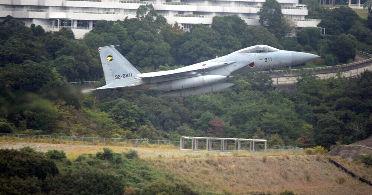 F154機が連続離着陸 白浜空港で初の自衛隊演習 白浜 ／和歌山 | 毎日新聞