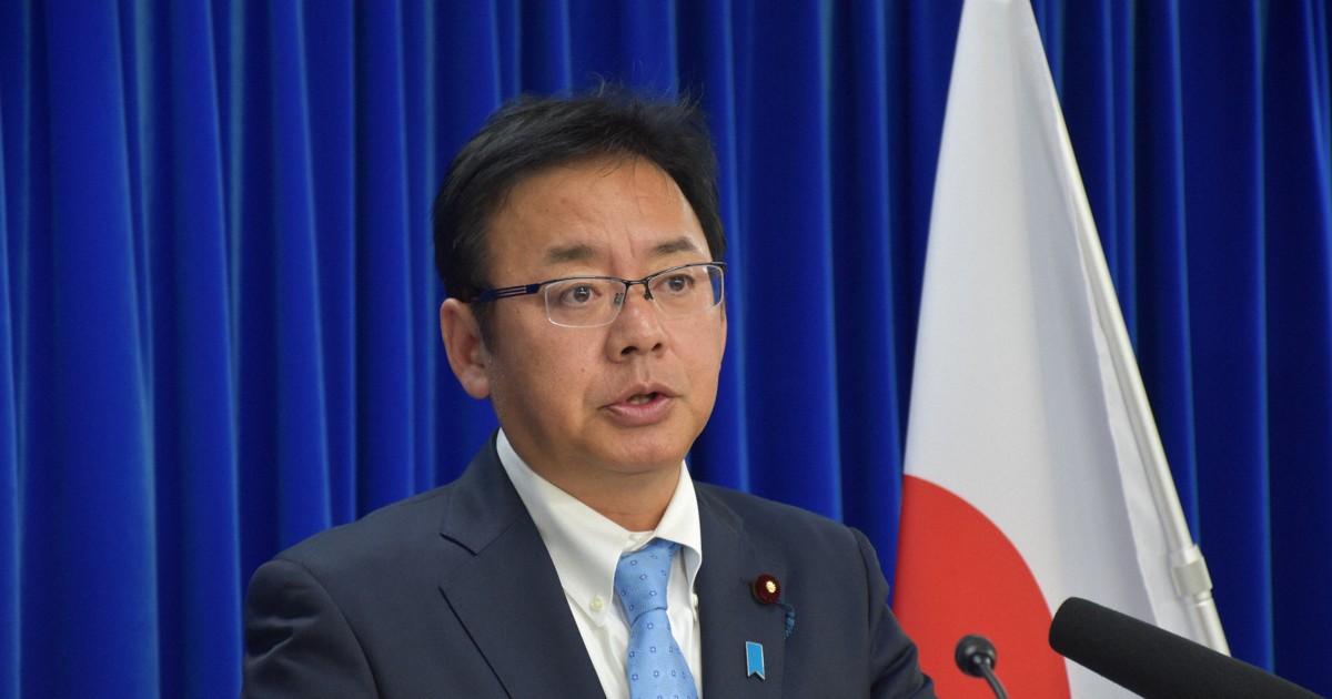 上野厚労相、就任会見で残業上限規制に言及　「さまざまな声ある」