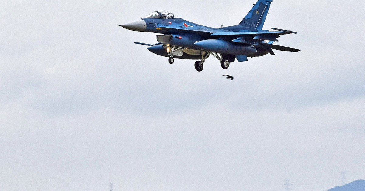 築城基地所属 F2 デカール セット 空自築城基地で部品落下4件 25年度