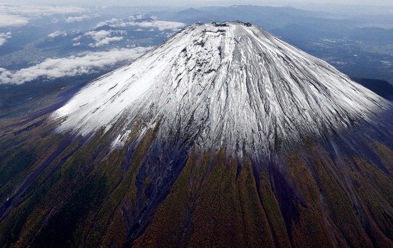 富士山 輝く初冠雪 | 毎日新聞