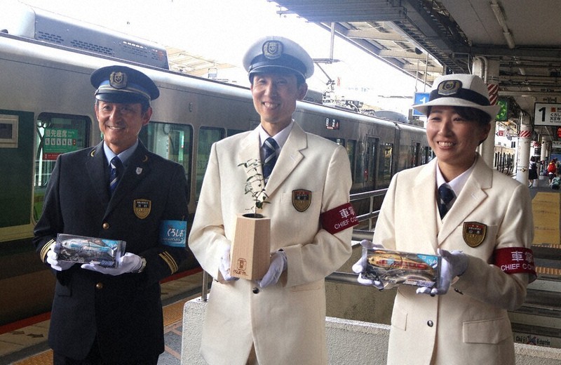 特急くろしお60周年 懐かしい＋新鮮 でお祝い 記念制服など ／和歌山