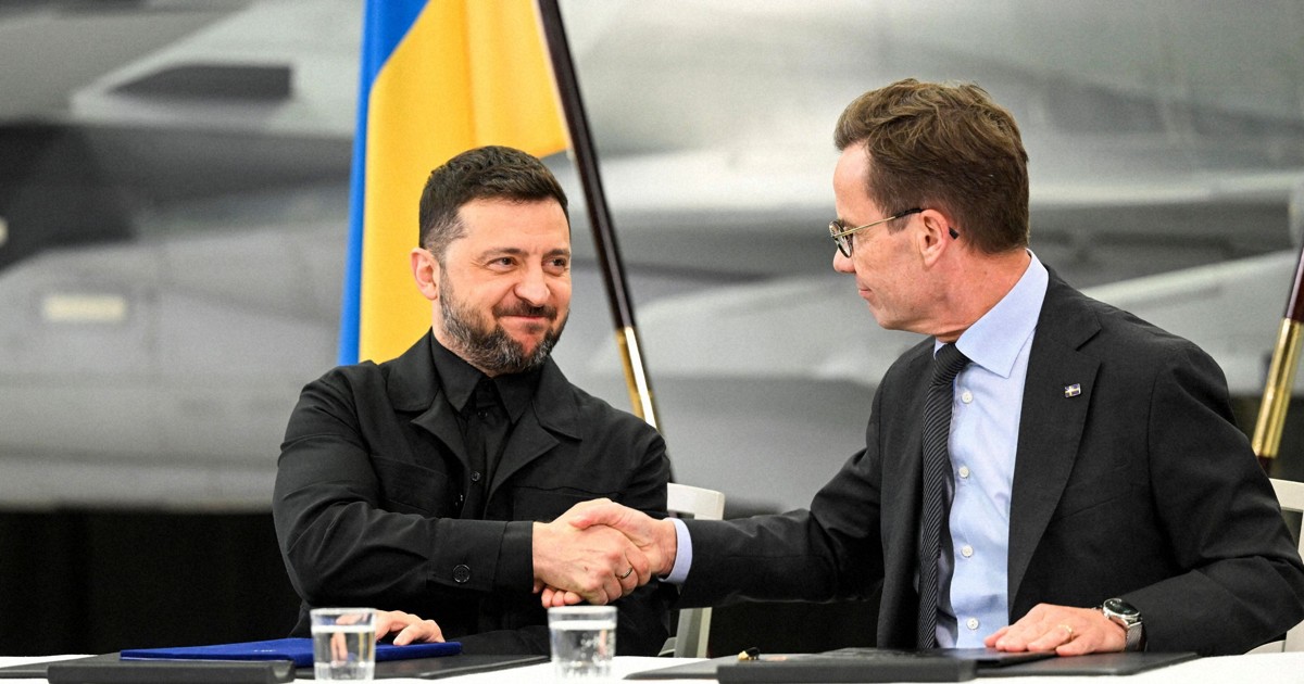 ウクライナに戦闘機、最大150機供与 スウェーデンが軍事協力 | 毎日新聞