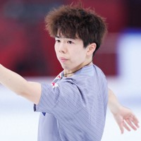 公式練習に臨む佐藤駿＝中国・重慶で2025年10月23日、吉田航太撮影