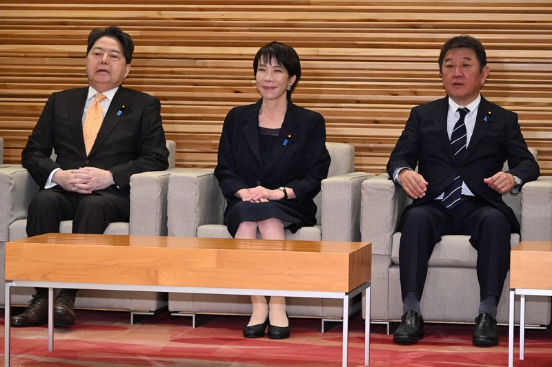 政治の動きを写真で：政治の動きを写真で「10月23日」 臨時閣議に臨む
