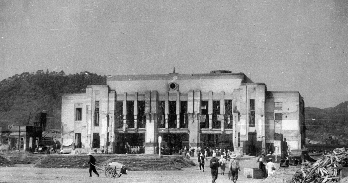 あの日の記憶・毎日新聞所蔵写真から：「陸の玄関口」全焼からの再起