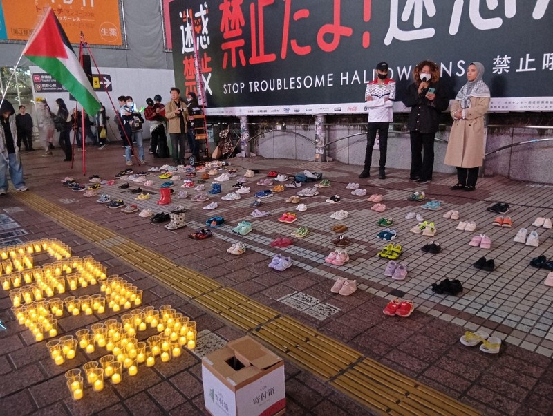 ネタニアフの生首　ガサの子供たちのために（2025） 父母の顔を忘れぬため」目を閉じる少年 ユニセフ広報官がみたガザ