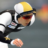 女子500メートルで2位となった高木美帆の滑走＝長野市のエムウェーブで2025年10月24日、滝川大貴撮影