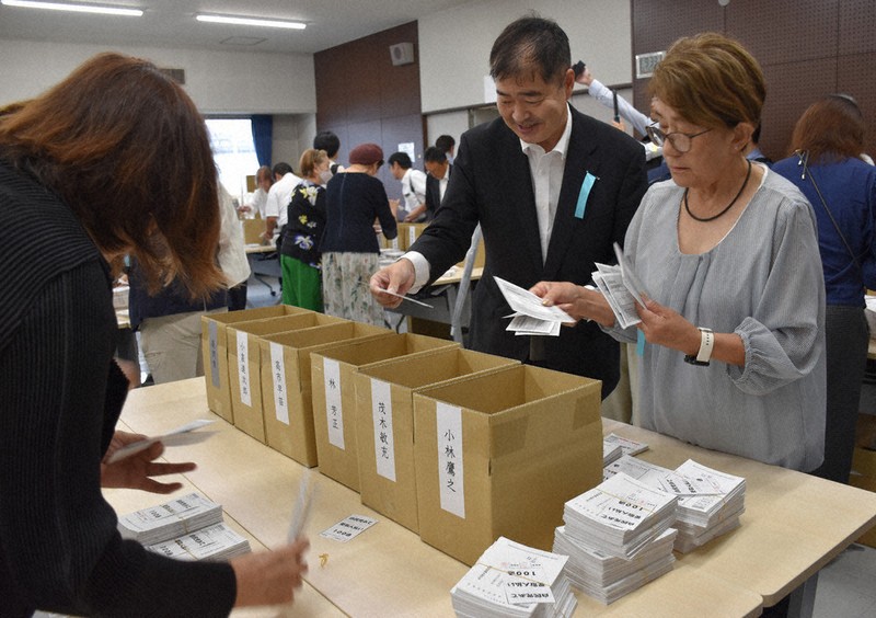 この1ヵ月：自民総裁に高市氏／坂口、北川両氏ノーベル賞／「三重県