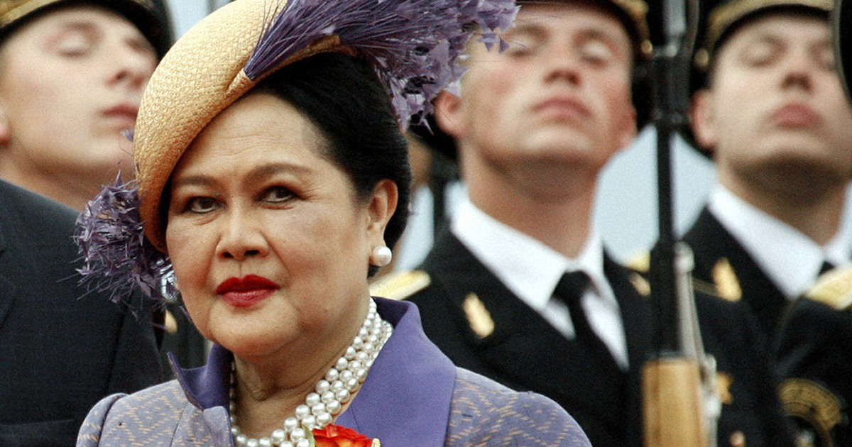 Thailand's Queen Mother Sirikit dies at 93