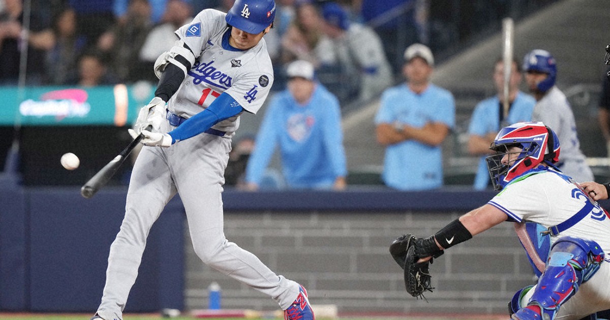 Shohei Ohtani follows historic 2-way show with World Series homer, but Dodgers routed by Jays
