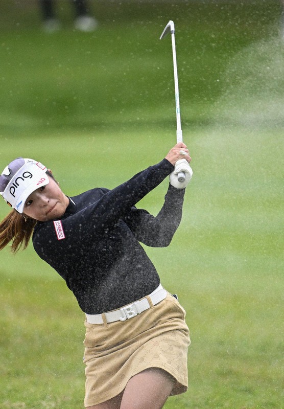 ゴルフ：ゴルフ 延田グループ・マスターズGCレディース 佐久間が首位