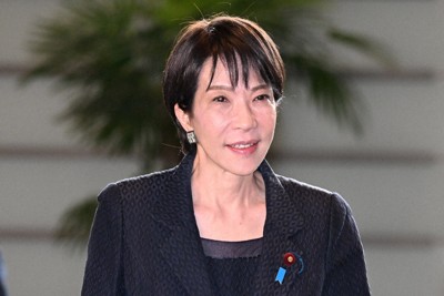 首相官邸に入る高市早苗首相＝首相官邸で2025年10月23日午前8時54分、平田明浩撮影