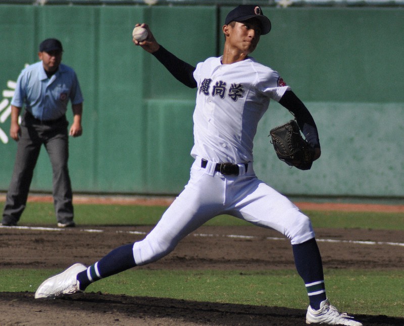 辛勝で8強の沖縄尚学・末吉「アップアップに」 高校野球秋季九州