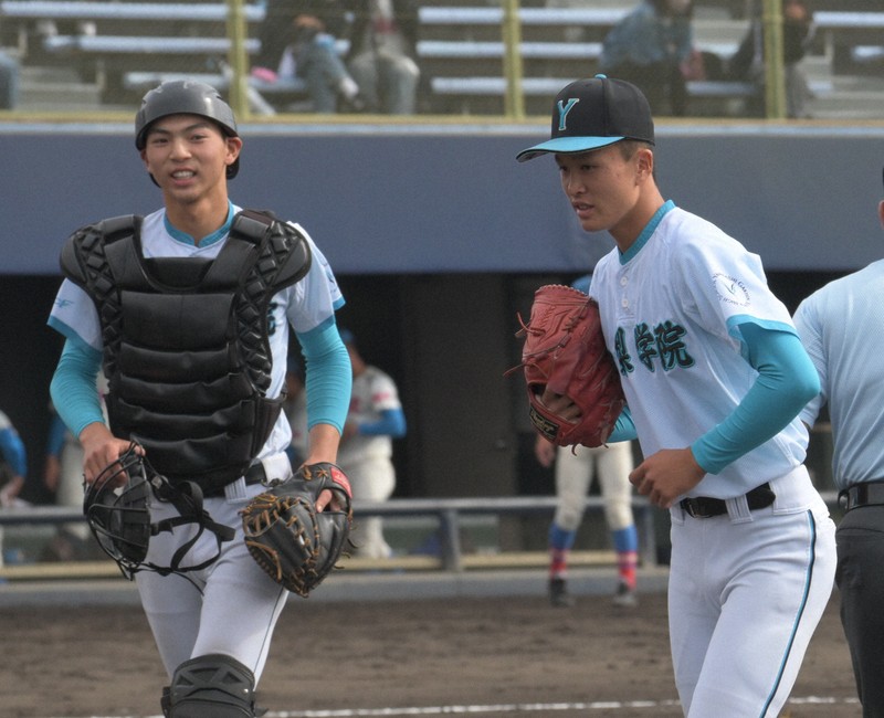 山梨学院が3年ぶり3回目の優勝 花咲徳栄破る 高校野球秋季関東 | 毎日新聞