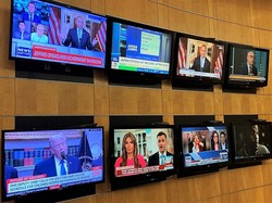 米主要ケーブルテレビ局などのニュース映像＝2025年10月、筆者撮影