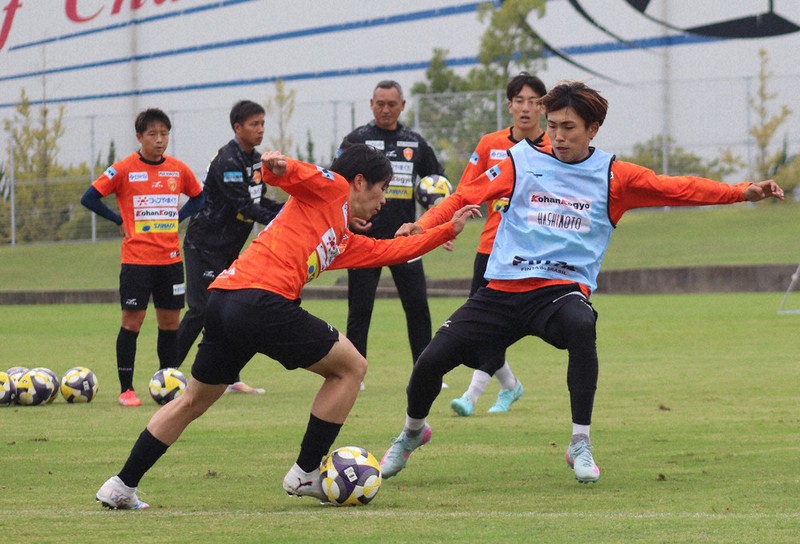 サッカー レノファ、J3降格危機 20チーム中19位、残り5試合 監督