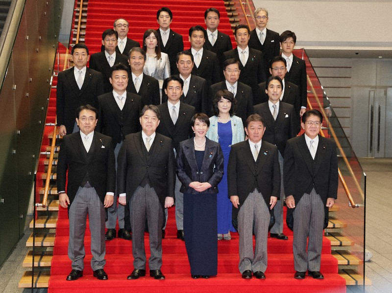 鈴と小鳥と：新しい総理大臣が誕生 「初」の次は | 毎日新聞