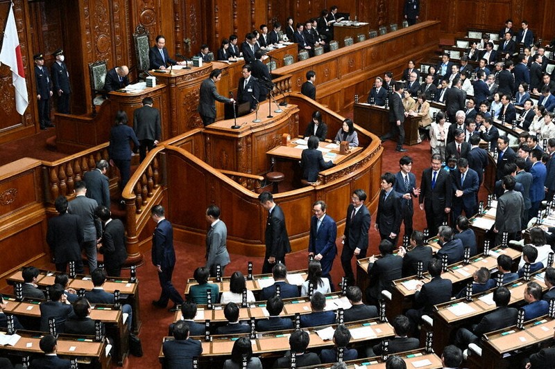 鈴と小鳥と：新しい総理大臣が誕生 「初」の次は | 毎日新聞