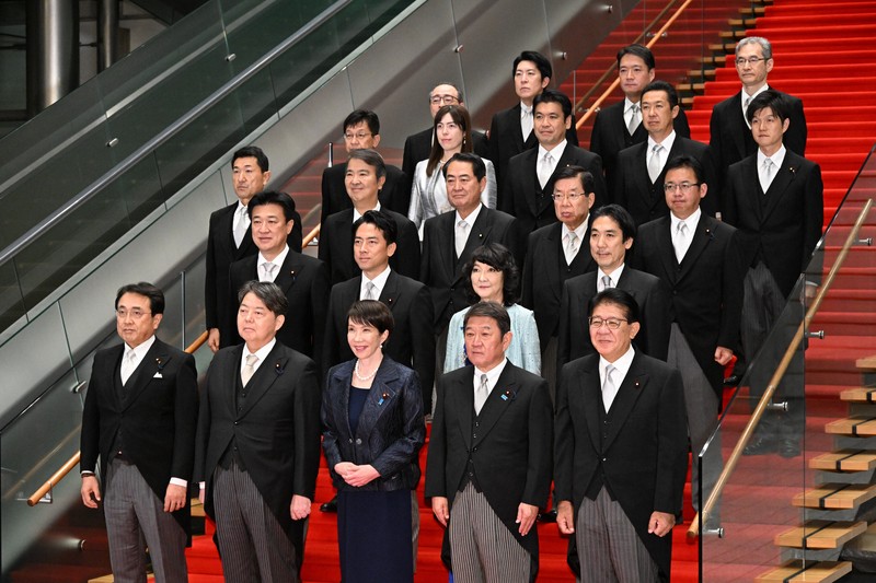 読む政治：高支持率スタートの高市政権 世論調査で見た「変化への期待」の正体 | 毎日新聞