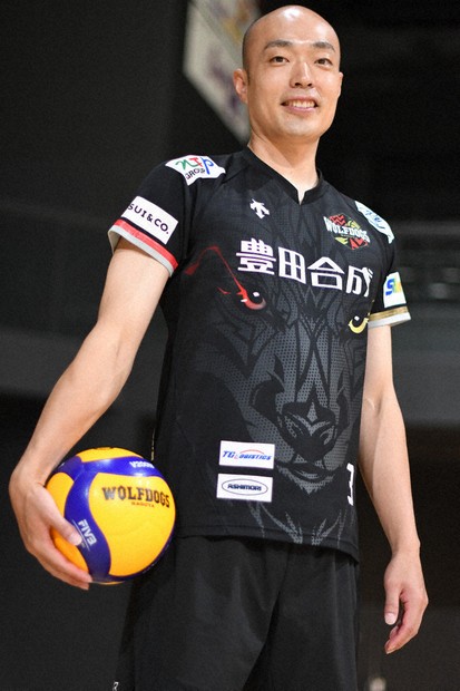 【実使用・直筆】深津英臣選手サイン入りトレーニングウェア バレー推し：4年ぶり代表入り 深津英臣 あの舞台でもう一回勝負したい